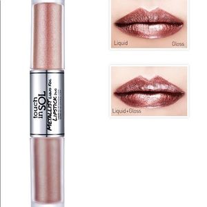 Touch in SOL Metallist liquid foil lipstick duo